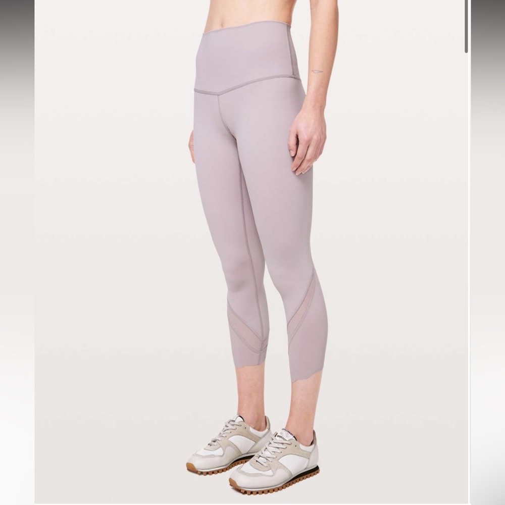 Lululemon Athletica Wunder Under crop roll down scallop full on luxtreme 24”